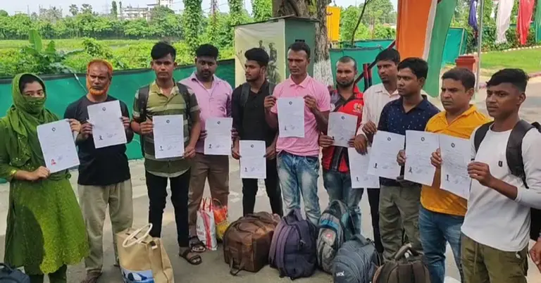 ফেরত আসা ১১ বাংলাদেশি
